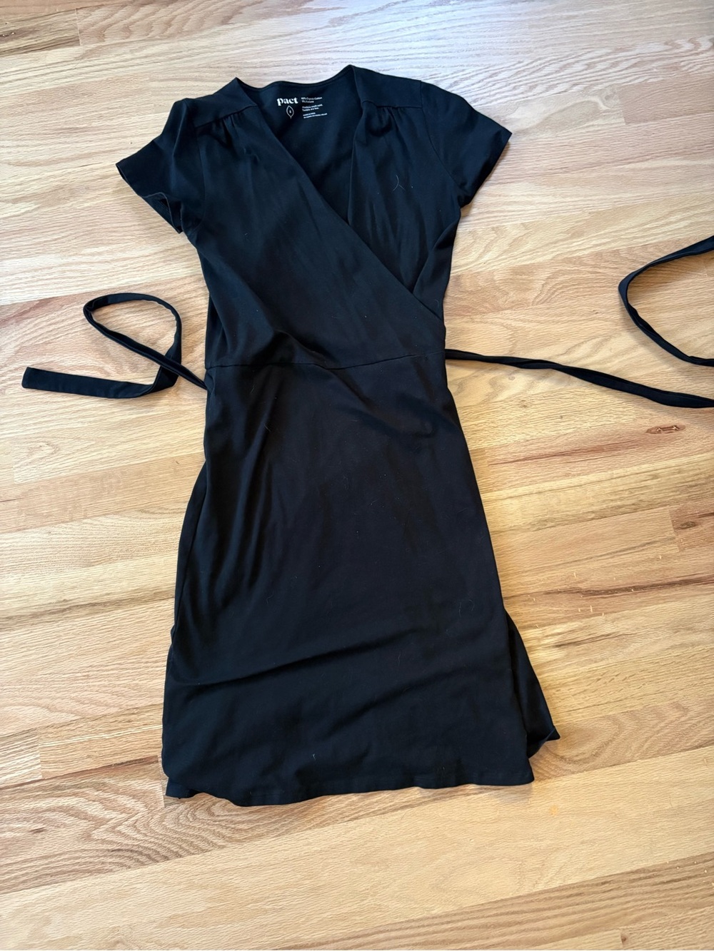 Pact organic wrap dress size small